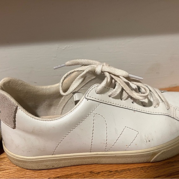 Women’s Veja shoes - Picture 3 of 6